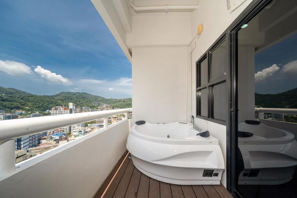 Apartment with jacuzzi - Patong Tower by lofty – Phuket